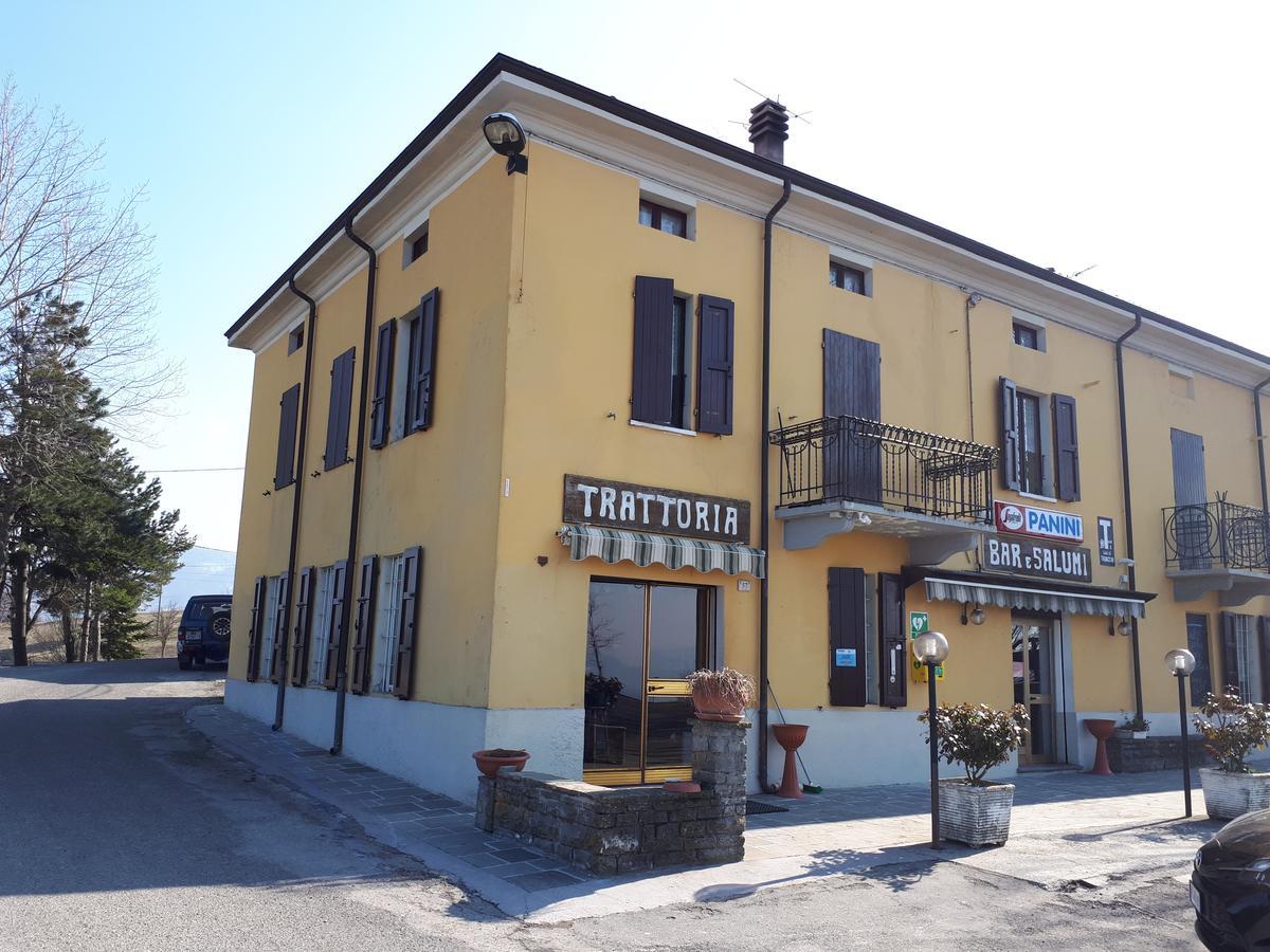 Отель Trattoria Cattani Медезано Экстерьер фото